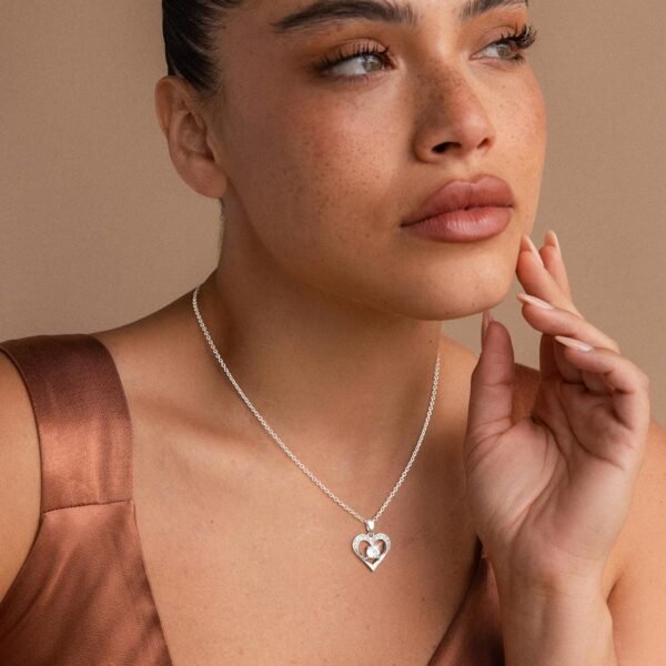 Valentines Day Heart Necklace, Dainty Gold/Silver Plated Pendant Necklaces for Women Trendy Love Heart Cubic Zirconia Necklace Tarnish Free Gold Jewelry Unique Valentines Day Gifts for Her